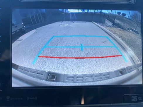 Used 2018 Toyota Tacoma TRD Sport image 40