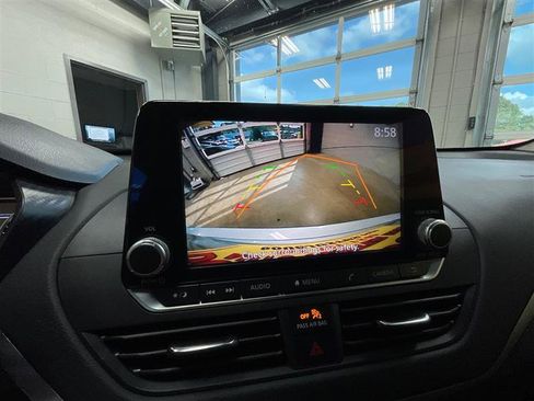 Used 2022 Nissan Altima 2.5 SV FWD image 18