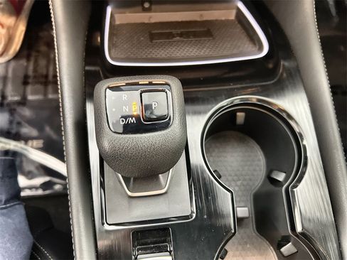 Certified 2021 Nissan Rogue Platinum image 22