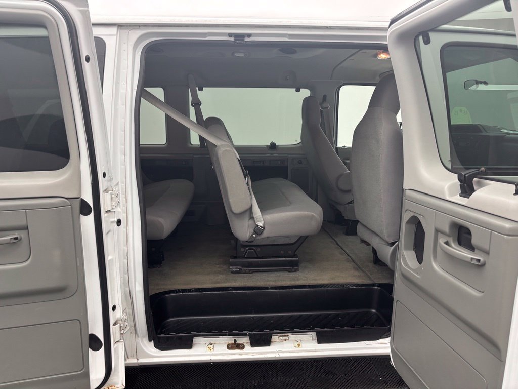 Used 2011 Ford E-350 and Econoline 350 XLT RWD image 31