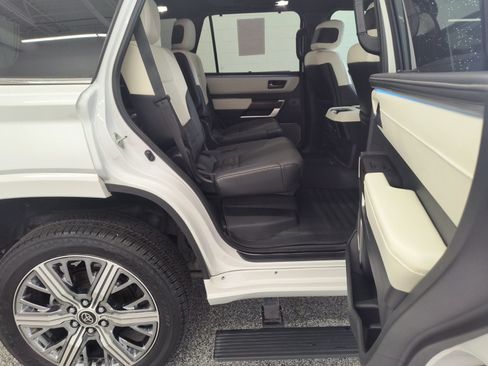 Used 2024 Toyota Sequoia Capstone AWD/4WD image 31