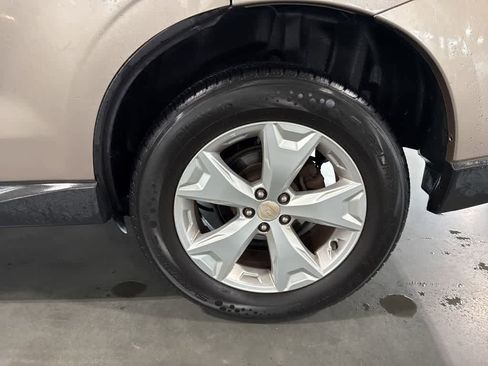 Used 2014 Subaru Forester 2.5i Premium w/ Popular Package #2 AWD/4WD image 24