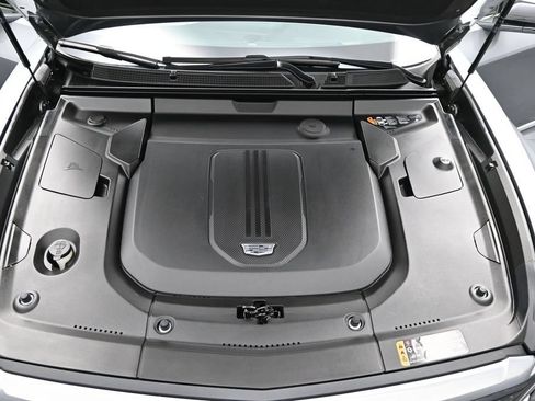 Certified 2024 Cadillac Lyriq Luxury AWD/4WD image 21