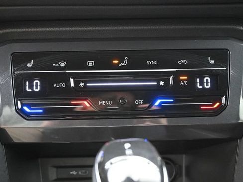 Used 2023 Volkswagen Tiguan SE FWD image 22