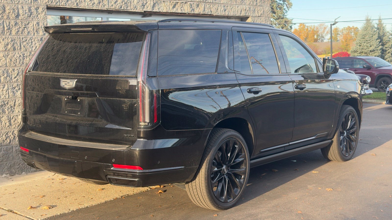 Used 2026 Cadillac Escalade Platinum Sport w/ LPO, ONYX Package AWD/4WD image 6