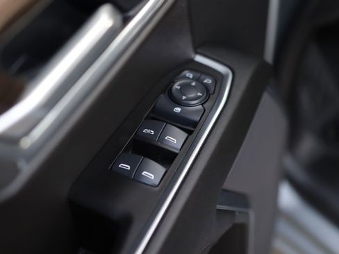 Used 2025 Chevrolet Silverado 1500 LT image 24