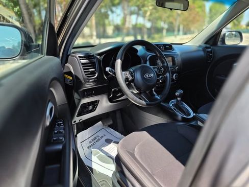 Used 2017 Kia Soul w/ Convenience Package FWD image 25