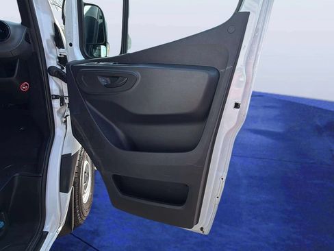 Used 2022 Mercedes-Benz Sprinter 1500 image 12
