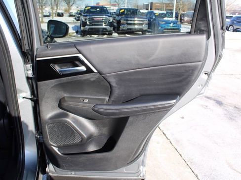 Used 2022 Mitsubishi Outlander SE image 25