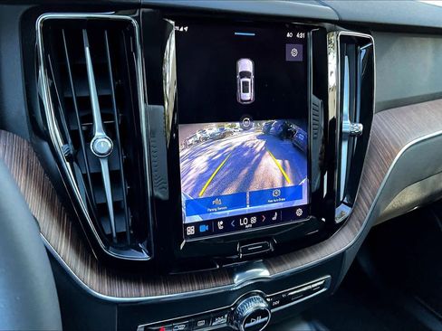 Used 2023 Volvo XC60 B5 Plus w/ Climate Package image 24