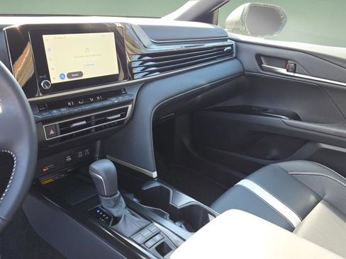 Used 2025 Toyota Camry SE image 22