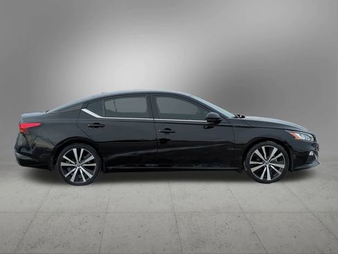 Used 2020 Nissan Altima 2.5 SR w/ Premium Package image 7