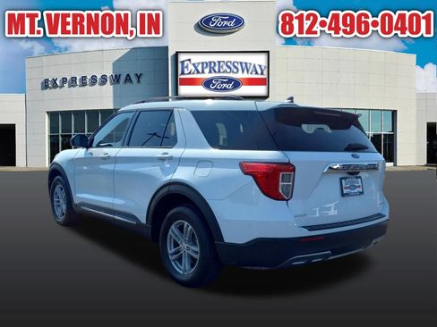 Used 2024 Ford Explorer XLT w/ Equipment Group 202A AWD/4WD image 9