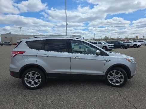 Used 2016 Ford Escape Titanium AWD/4WD image 4