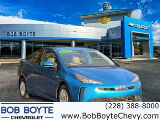 Used 2022 Toyota Prius L Eco video 1