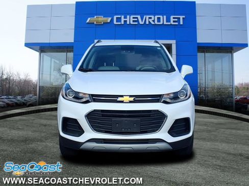 Used 2020 Chevrolet Trax LT w/ LT Convenience Package image 2