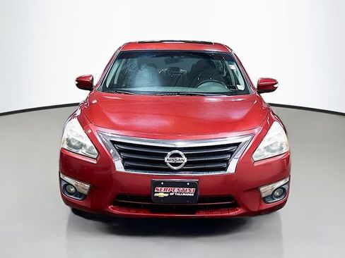 Used 2015 Nissan Altima 2.5 SV w/ Convenience Package FWD image 2