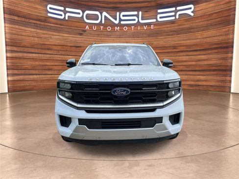 Used 2025 Ford Expedition Max Platinum AWD/4WD image 10