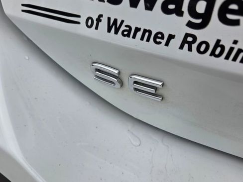 Used 2025 Volkswagen Tiguan SE image 11