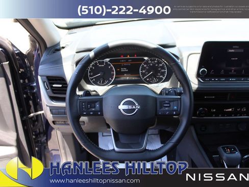 Used 2025 Nissan Rogue SV FWD image 18