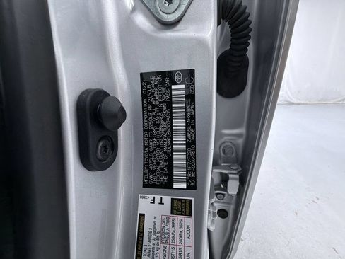 Certified 2021 Toyota Prius LE AWD/4WD image 16