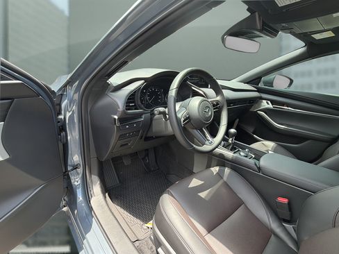 New 2026 MAZDA MAZDA3 2.5 S Hatchback w/ Premium Pkg FWD image 9