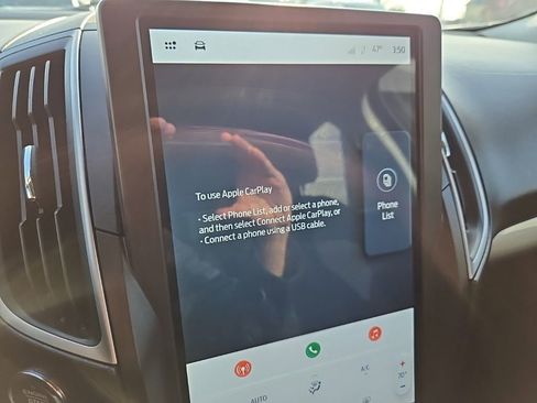 Used 2021 Ford Edge SE image 24