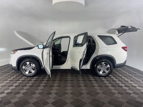 Certified 2025 Honda Pilot EX-L image 12