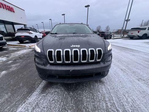 Used 2016 Jeep Cherokee Latitude w/ Cold Weather Group AWD/4WD image 29
