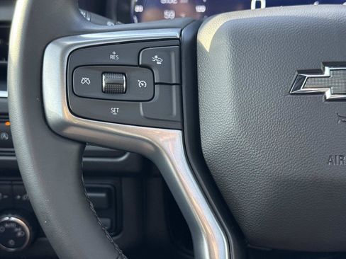 Used 2023 Chevrolet Suburban Z71 image 9