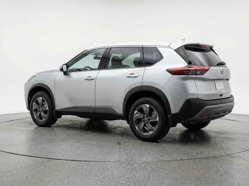 Used 2025 Nissan Rogue SV image 6
