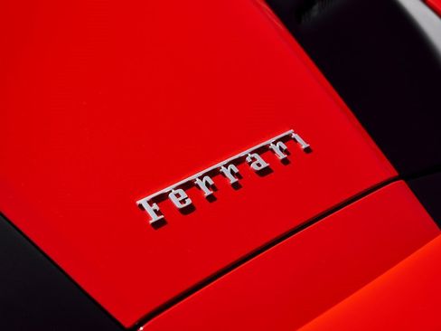 Used 2022 Ferrari F8 Tributo image 13