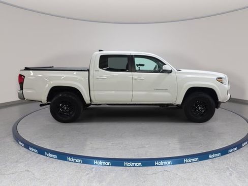 Certified 2022 Toyota Tacoma SR5 image 4