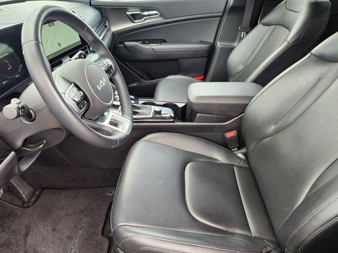 Certified 2025 Kia Sportage SX FWD image 9