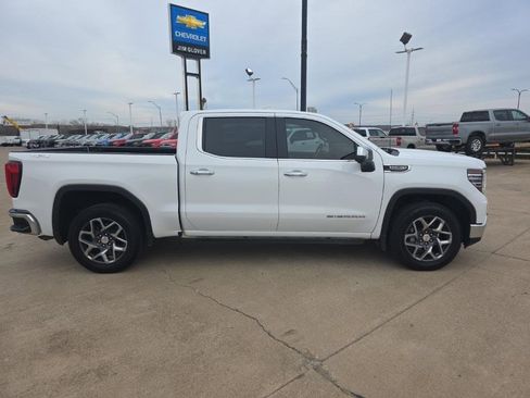 Used 2022 GMC Sierra 1500 SLT w/ SLT Convenience Package image 4