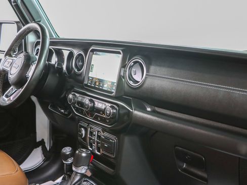 Used 2022 Jeep Wrangler Unlimited Sahara AWD/4WD image 27