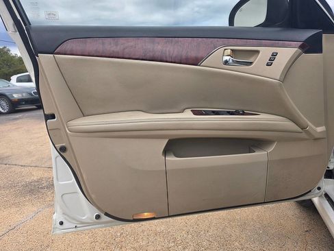 Used 2011 Toyota Avalon Limited image 12