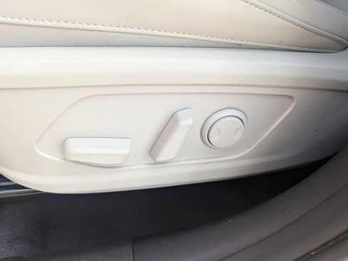 Used 2023 Kia Sorento SX image 19