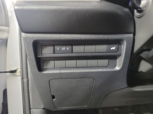 Used 2023 Mitsubishi Outlander SE image 13