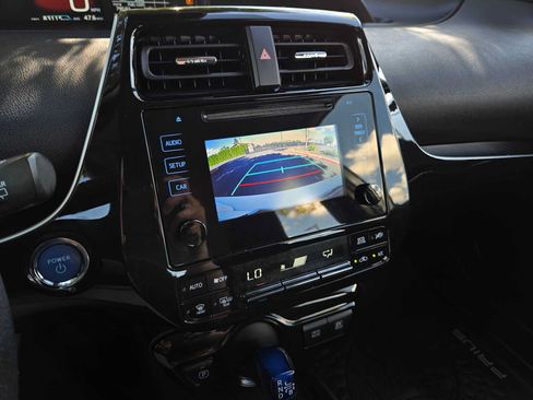 Used 2019 Toyota Prius LE AWD/4WD image 25