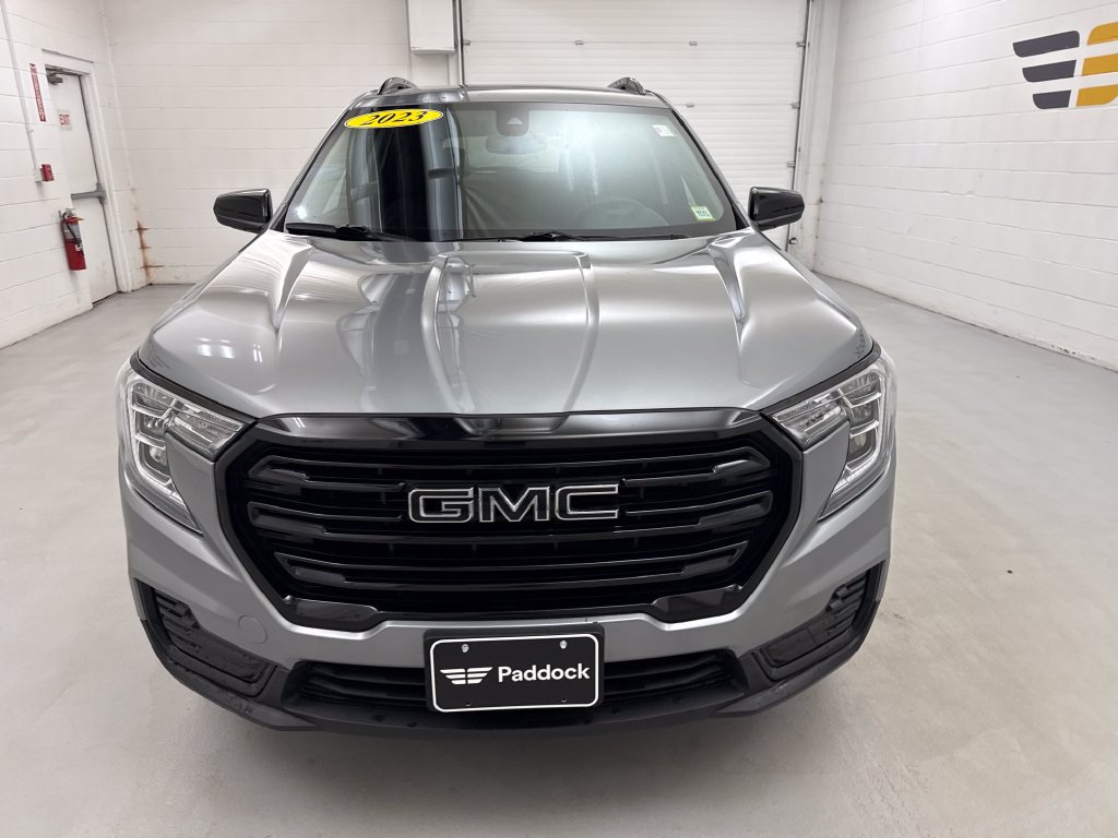 Used 2023 GMC Terrain SLE w/ Driver Convenience Package AWD/4WD image 8