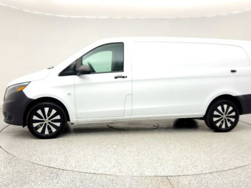Used 2023 Mercedes-Benz Metris image 8