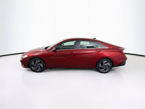 Used 2025 Hyundai Elantra SEL FWD image 4