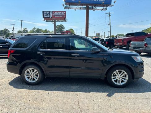 Used 2017 Ford Explorer FWD image 5