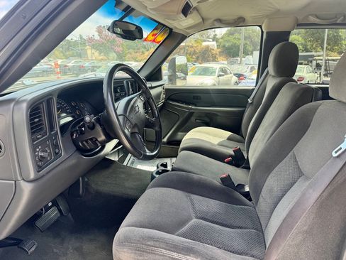 Used 2005 Chevrolet Silverado 2500 LS RWD image 11