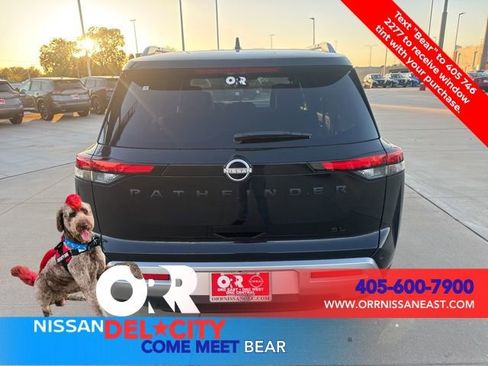 New 2025 Nissan Pathfinder SL image 4
