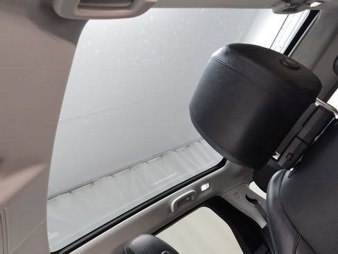 Used 2020 Land Rover Discovery Sport SE AWD/4WD image 14