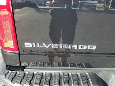 Certified 2022 Chevrolet Silverado 2500 LTZ w/ LTZ Plus Package image 27