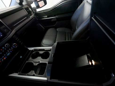 Used 2025 Ford F450 Platinum image 40