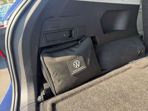 Certified 2023 Volkswagen Tiguan SE w/ Panoramic Sunroof Package image 19